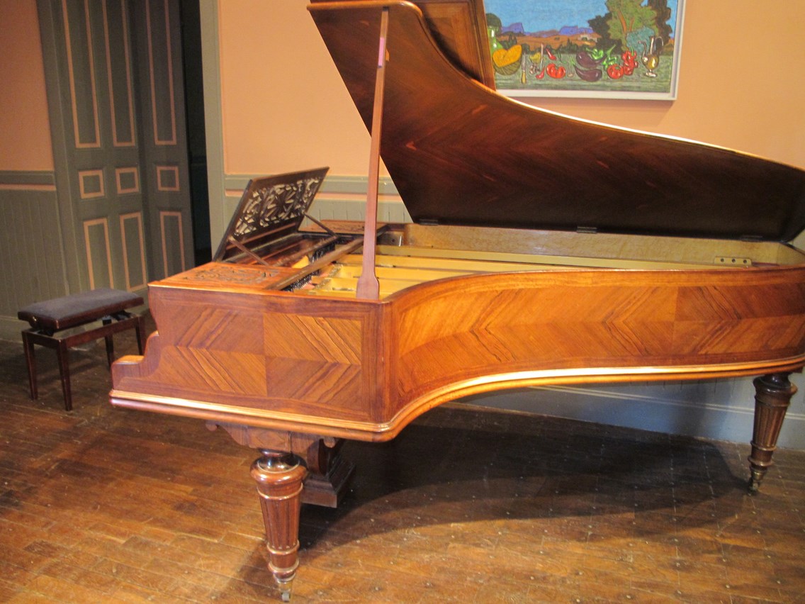 clic pour ouvrir dans un nouvel onglet Piano à queue Erard à acheter sur Montpellier